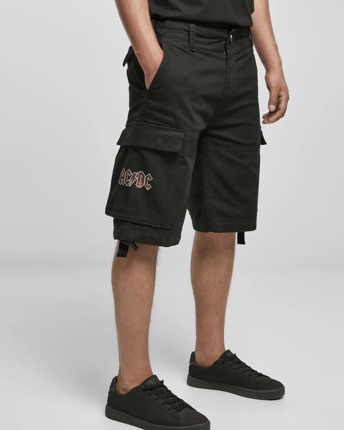 New AC/DC vintage reisitaskushortsit - Musta Shortsit|Bändi- & Leffatuotteet